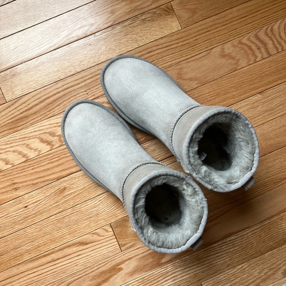 Great Condition Ugg Classic Mini II Boot - Picture 2 of 7
